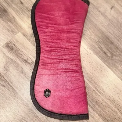 "Q Cross" Memory foam sadulapehmendus